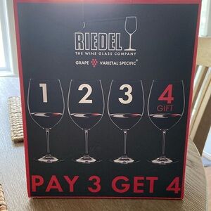 Riedel Vinum Set of 4 Wine Glasses.  New in box.